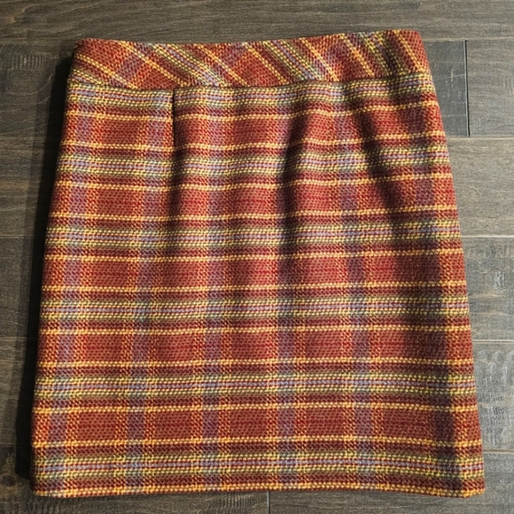 Talbots Wool Blend Women's Plaid Knee Length Skirt sz 10 - Picture 3 of 6